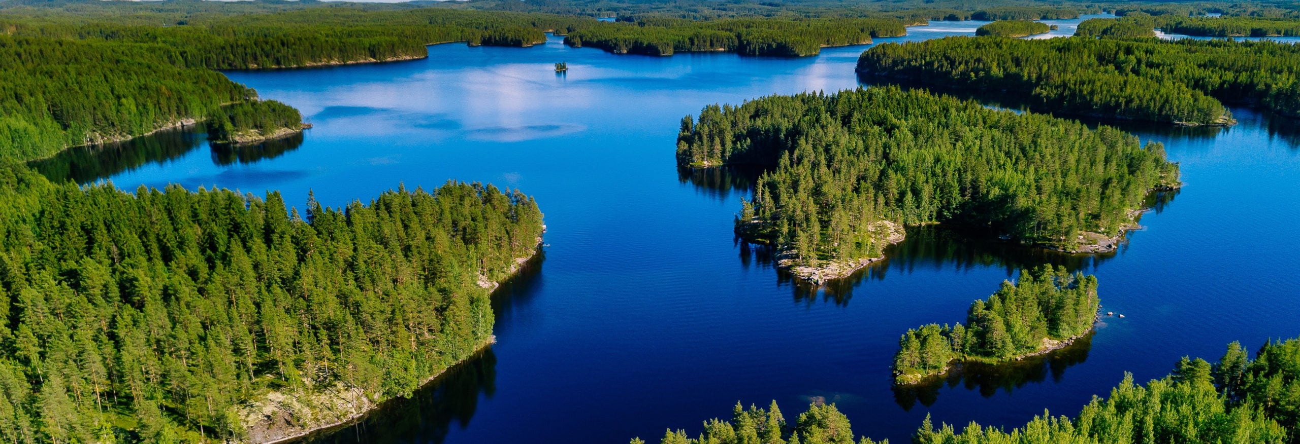 Названия финских озер. Озерное плато Финляндии. Финляндия Страна тысячи озер. Финляндия 1000 озер. Озеро Лаппаярви в Финляндии.