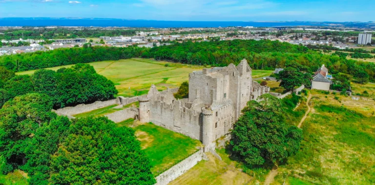 Rota Outlander e Whisky: Uma Viagem pelo Coração da Escócia